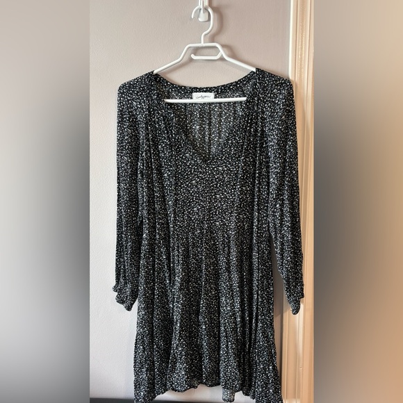 Emily Tiered Dress - Picture 3 of 7